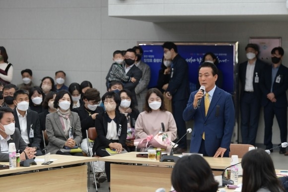 ũ�⺯ȯ_11�� �������� ��ȭ �� �߾����� �鼺�� �������.JPG