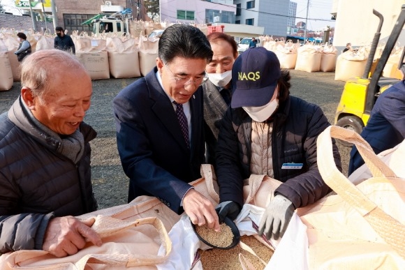 ũ�⺯ȯ_3. ��������̰� ���� (��翡 ������ ������ ������ ���� �̰��� ���캸�� �ִ�).JPG