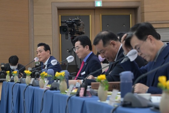 [ũ�⺯ȯ]�泲��������ȸ�ǿ��� ���ǻ����� ���� ���� �鼺�� �������.JPG