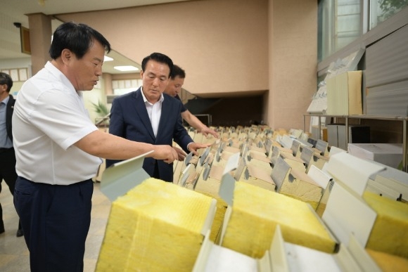 [ũ�⺯ȯ]����ǳ� �ü��� �ѷ��� �鼺�� ���� (1).JPG