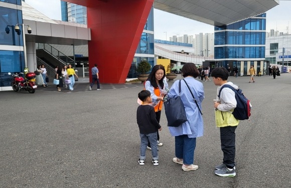 [ũ�⺯ȯ]������ �Ͽ� ����ȭ���� ȫ��Ȱ�� ����(ö�� �̿밴���� ȫ�����ø� ���) (2).jpg