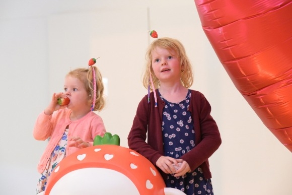 [ũ�⺯ȯ]�ڶ�ȸ���� ���⸦ �Դ� �Ʊ��.JPG