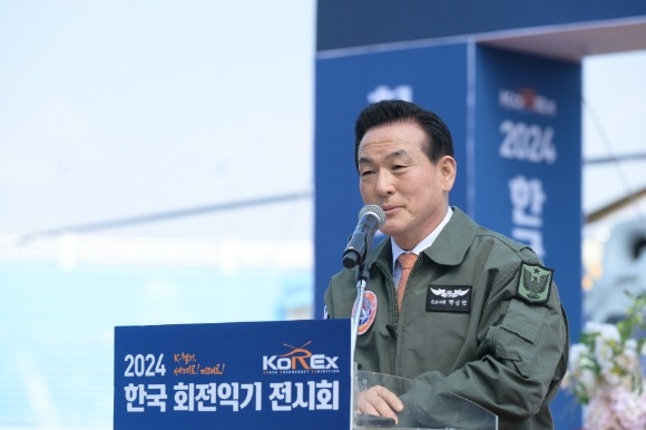 [ũ�⺯ȯ]ȸ���ͱ� ����ȸ ������ �λ縻�� ���ϴ� �鼺�� ����.JPG