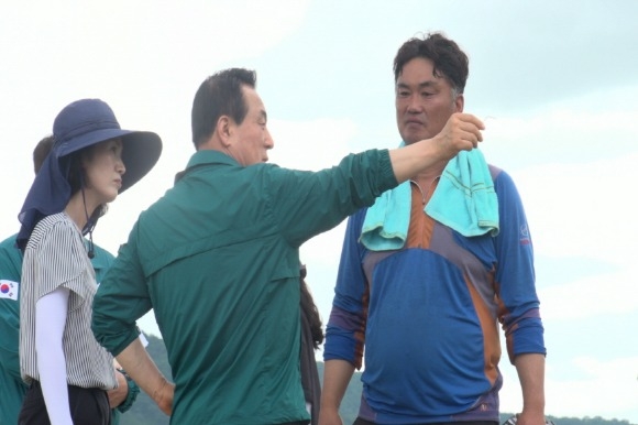 [ũ�⺯ȯ]���߰�� �Ͽ� ���غ����۾��� �̷����� �ִ� ������ ã�� �鼺�� �������.jpg