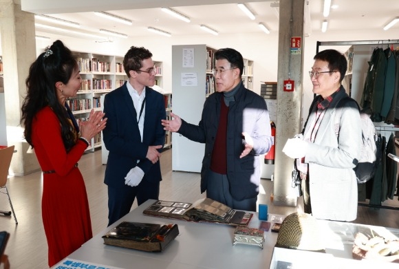 [ũ�⺯ȯ]1. ������ ������ ��������(����θ�ũ �������翪��ڹ��� �湮)_�괩�� �ϴ��� ����� ��ȭ ���.jpg