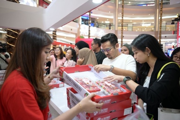 2025 ������ǰ �ؿܹڶ�ȸ�� ã�� ���� �湮������ ���⸦ �����ϰ� �ִ� (4).jpg